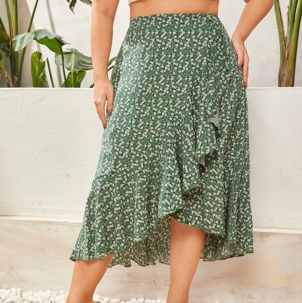 ⭐Fashion On Earth Floral Wrap Midi Skirt Asymetrical Medium⭐